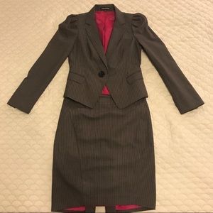 Express Suit Jacket with Pencil Skirt Size: 4 / 6